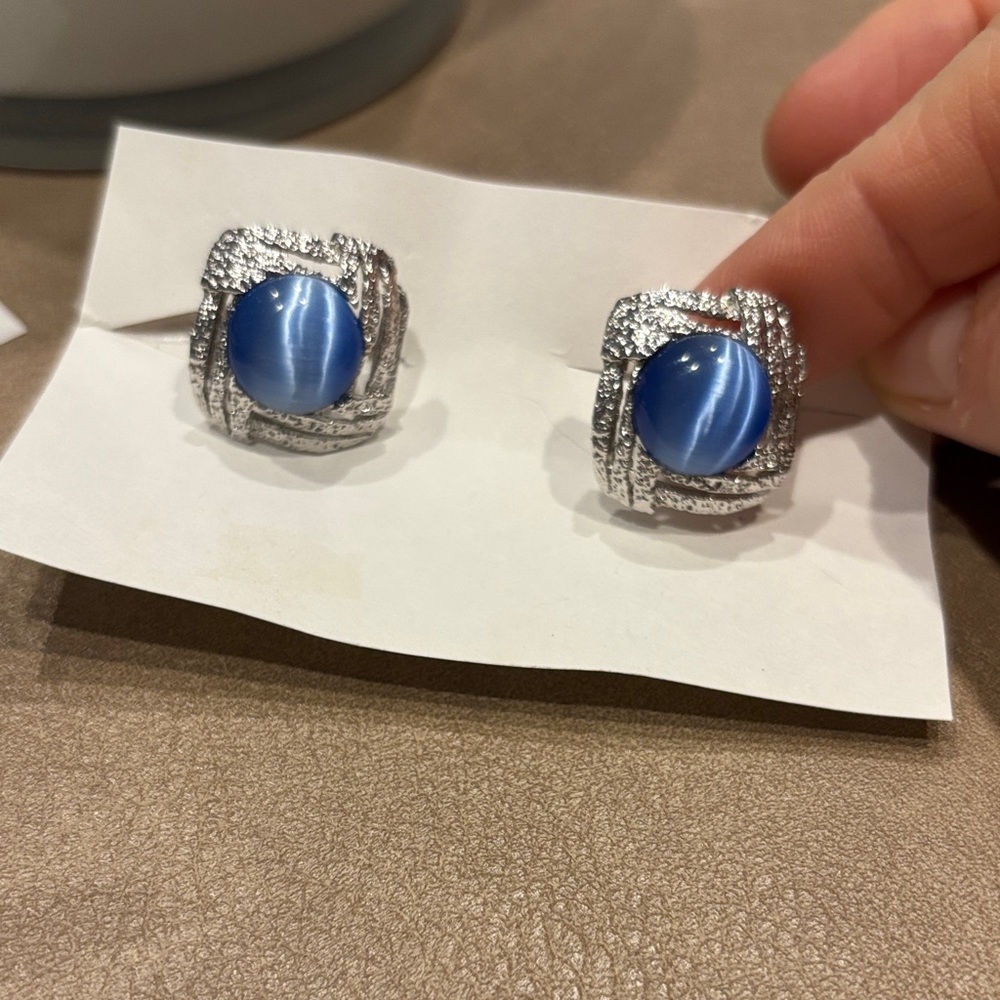 Men’s Silver and Blue Cuff Links